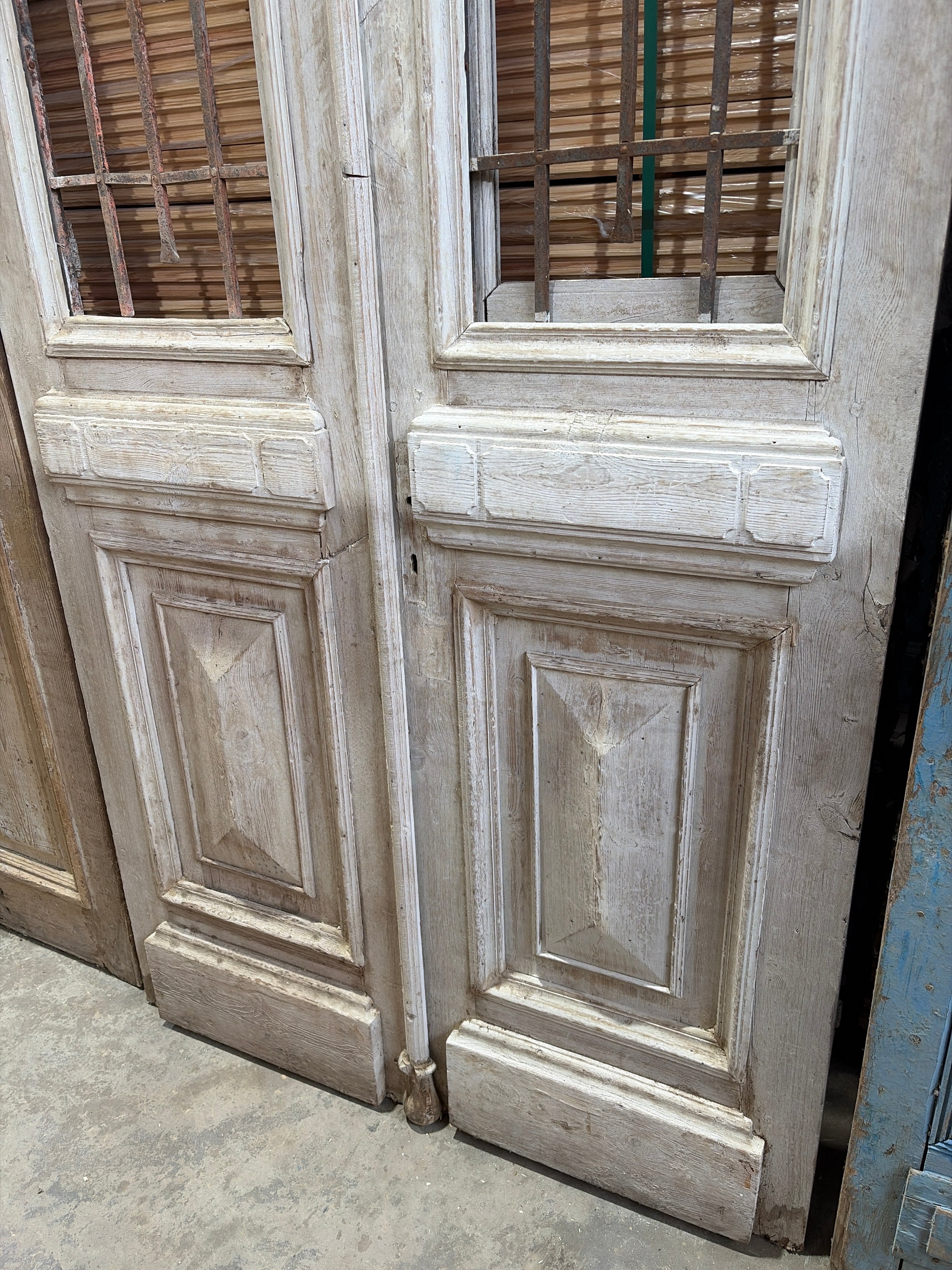 Original Antique Wooden Door – Historic Heritage Entrance, 126x296cm