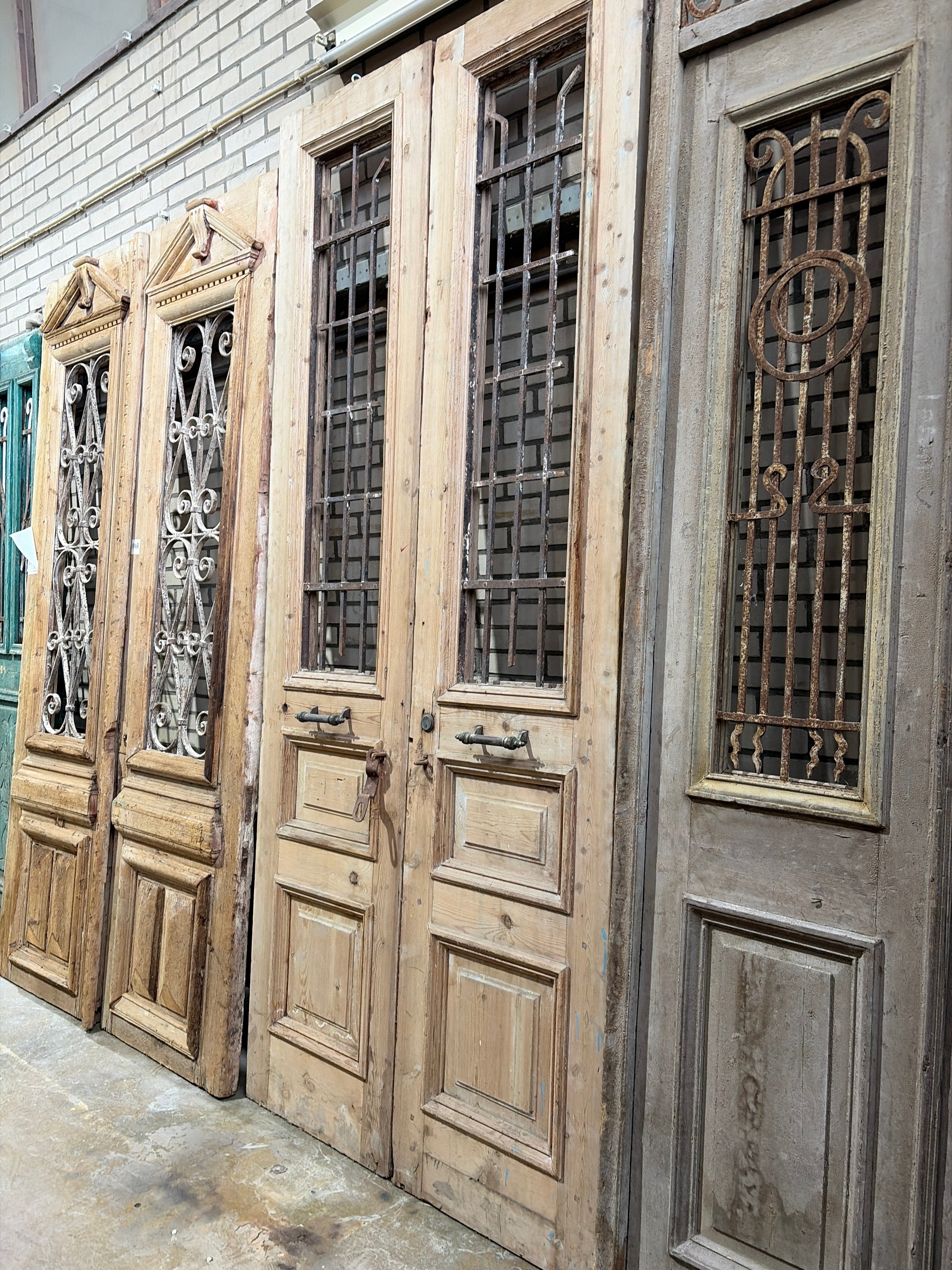 Antique Wooden Door – Original Historic Entrance, 120x275cm