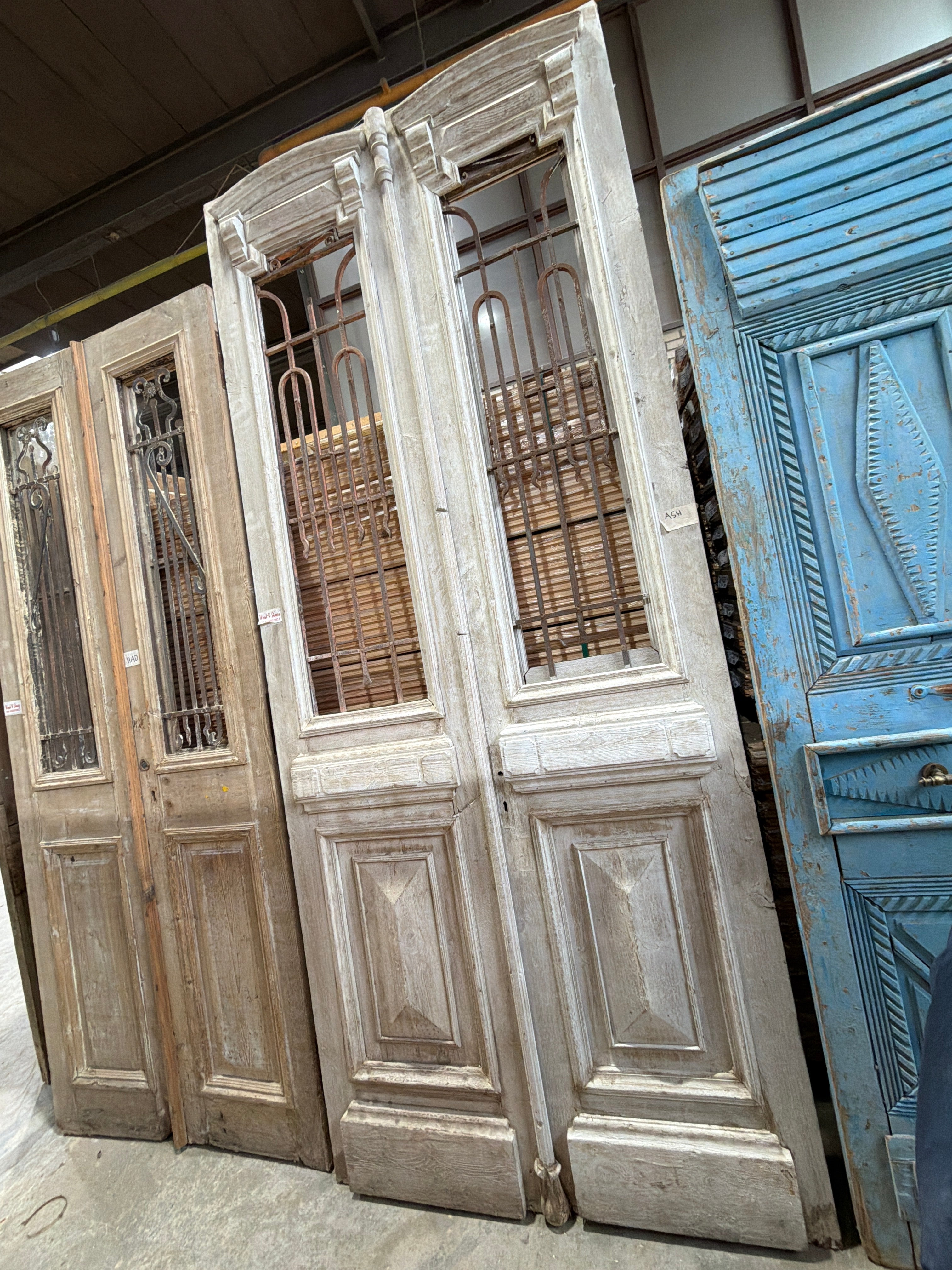 Original Antique Wooden Door – Historic Heritage Entrance, 126x296cm