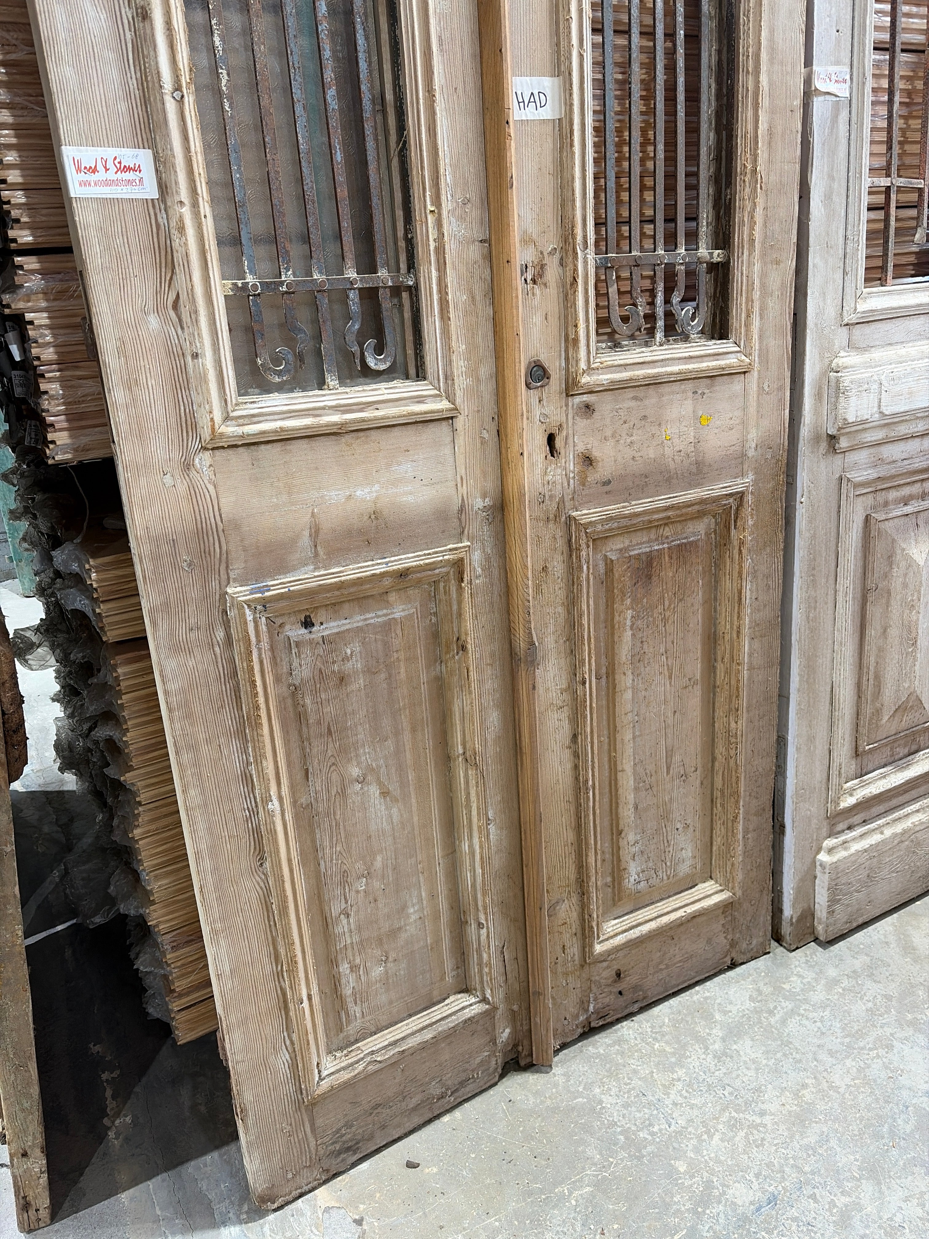 Antique Wooden Door with Cast Iron – Historic Entrance, 110x270cm