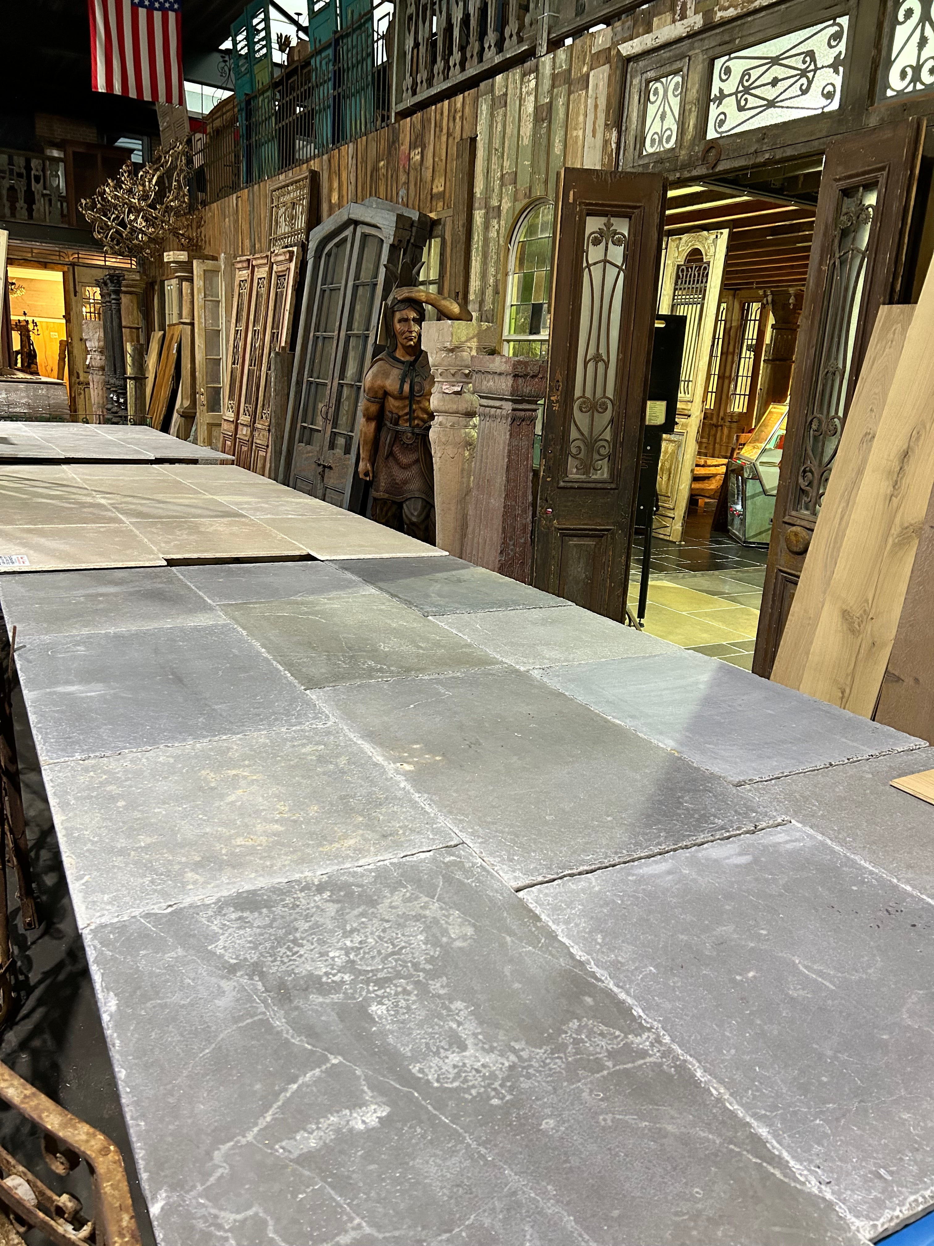 Burgundy Limestone Gris Beige Vieux – Aged Natural Stone Flooring