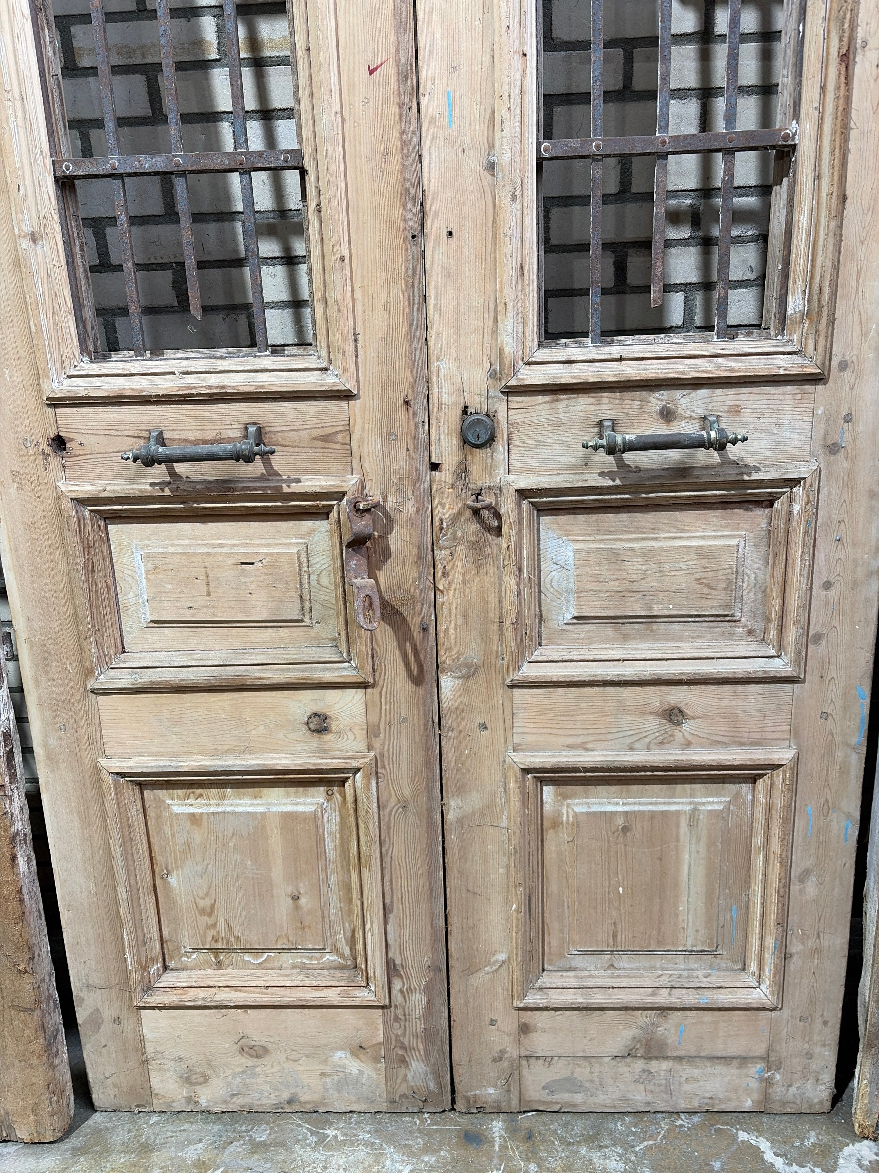 Antique Wooden Door – Original Historic Entrance, 120x275cm