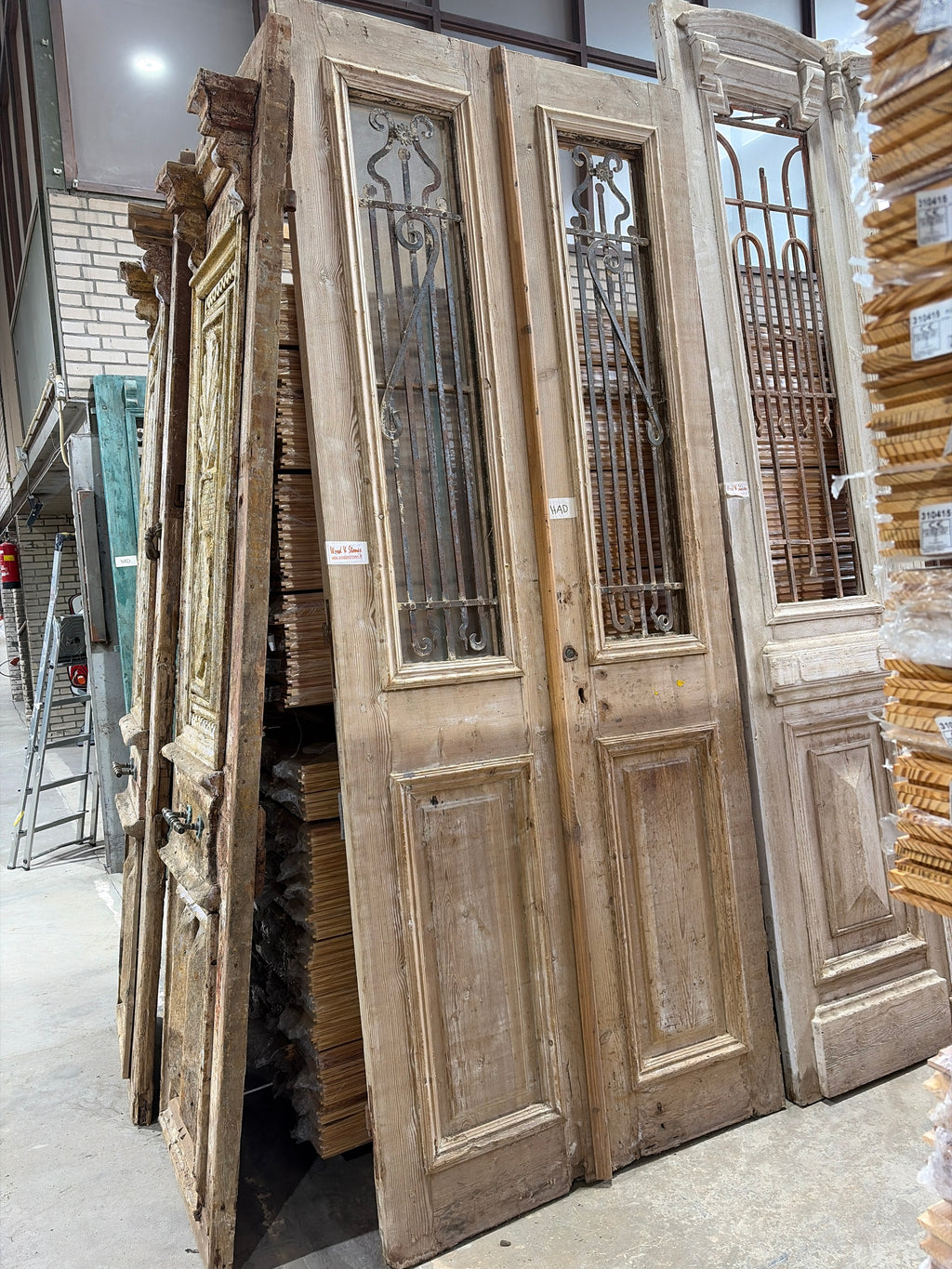 Antique Wooden Door with Cast Iron – Historic Entrance, 110x270cm