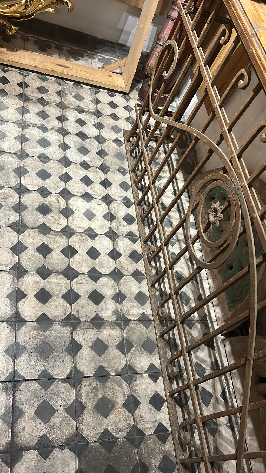 Unique Antique tiles 20x20cm