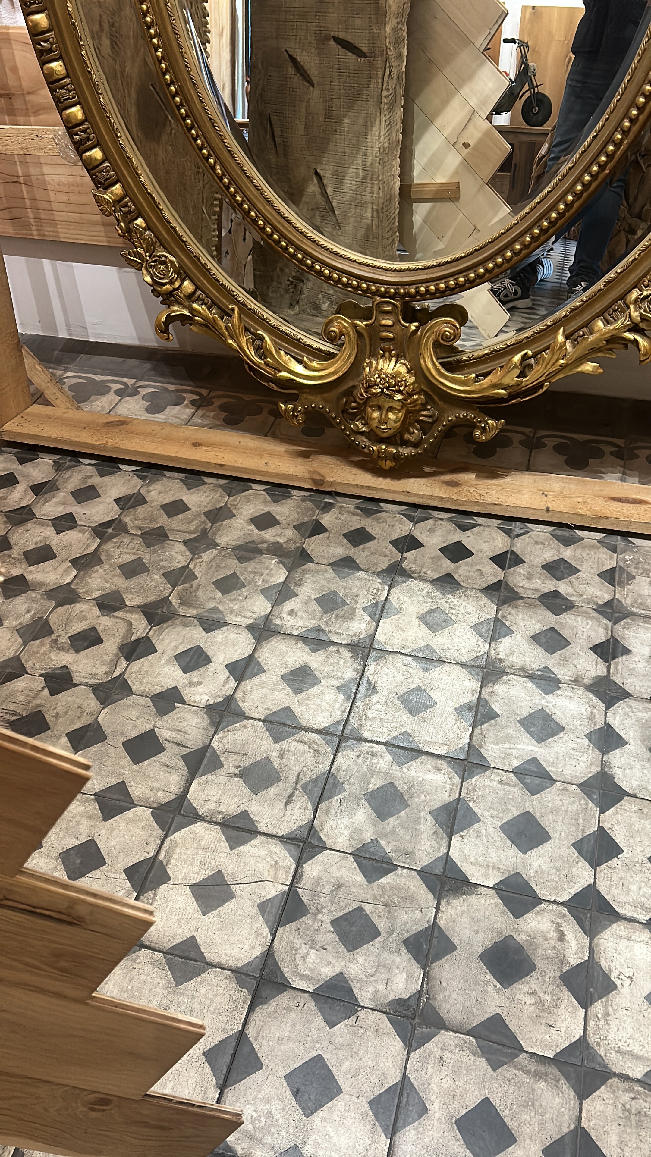 Unique Antique tiles 20x20cm