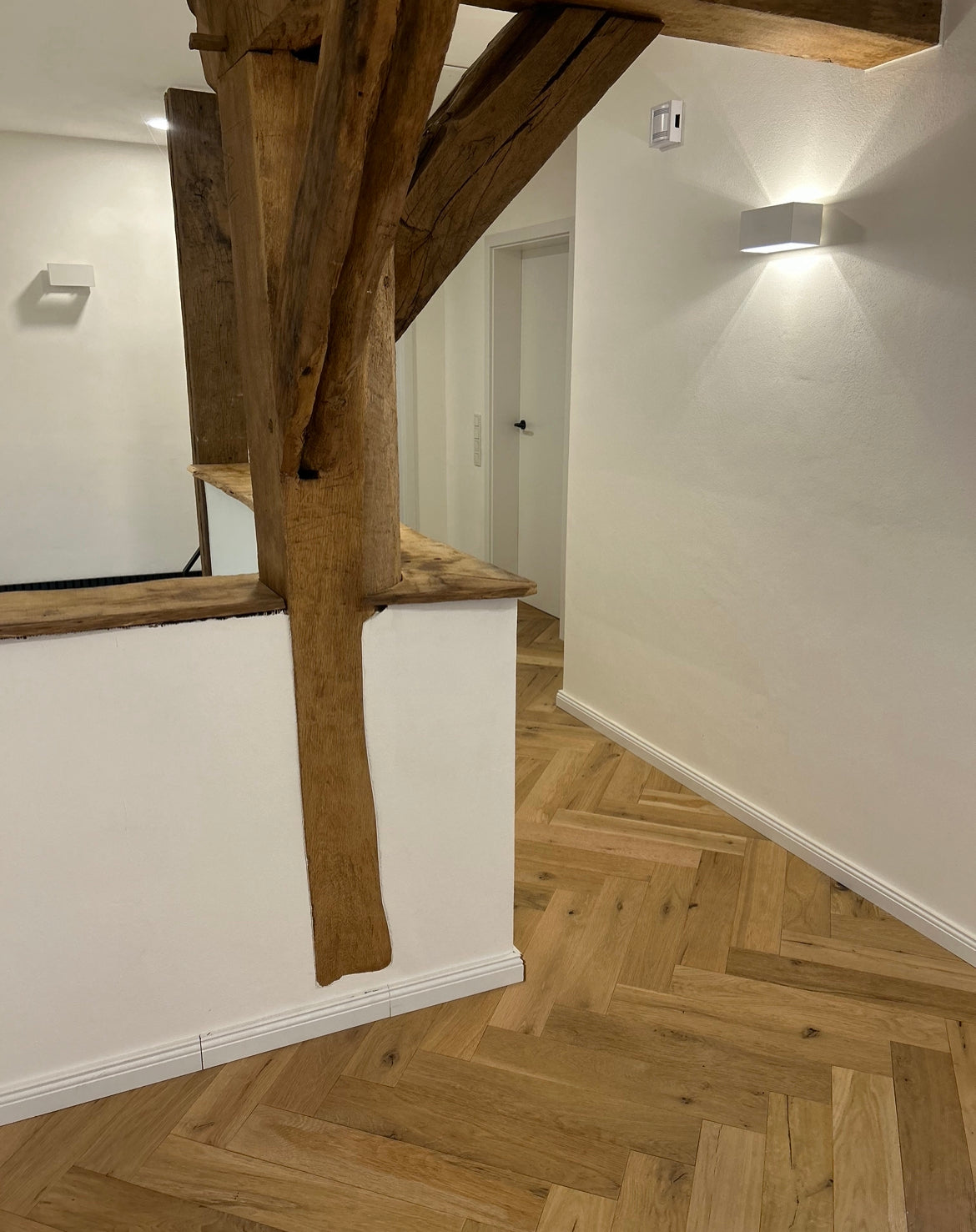 Reclaimed Oak Herringbone Flooring – Antique Finished, Pre-Oiled & Ready to Install